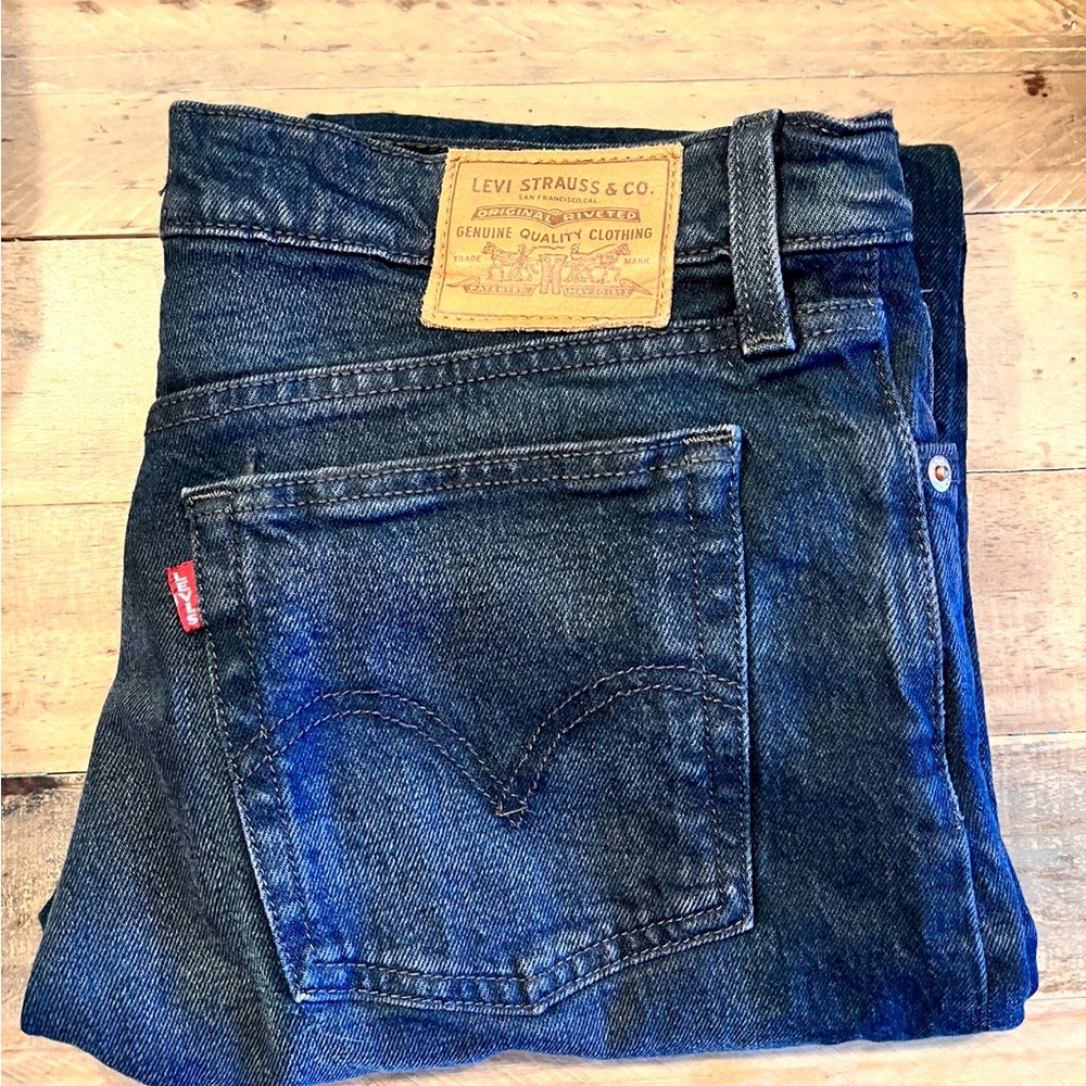 LEVI Wedgie icon fit ankle jeans- size 28